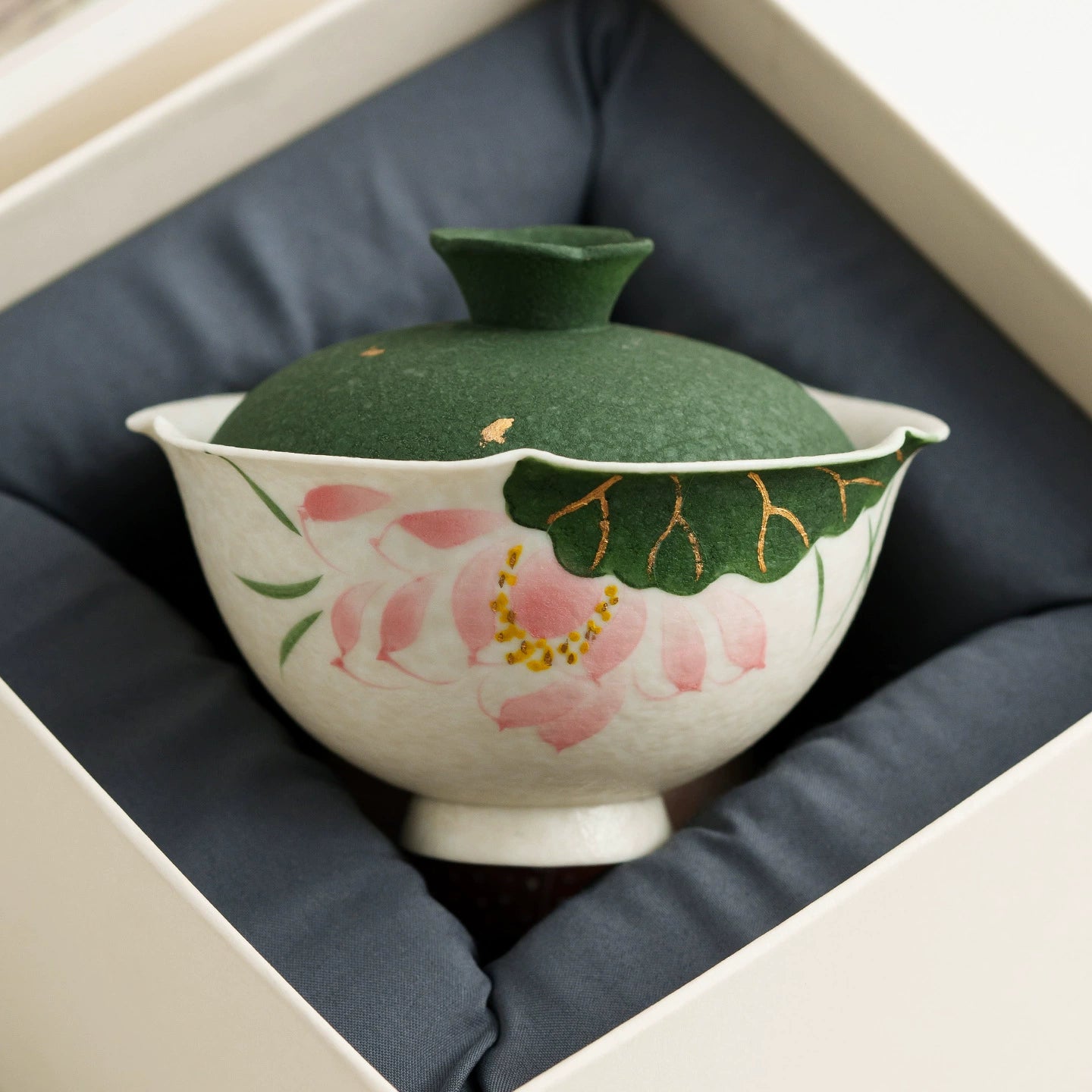 Small ceramic gaiwan for Kung Fu tea rituals