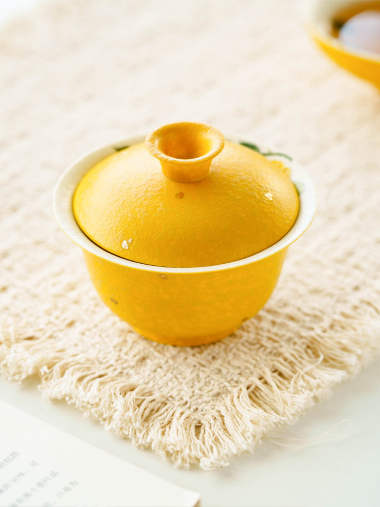 Technical view of a 9.3cm wide gaiwan lid and bowl designed for superior aroma concentration.