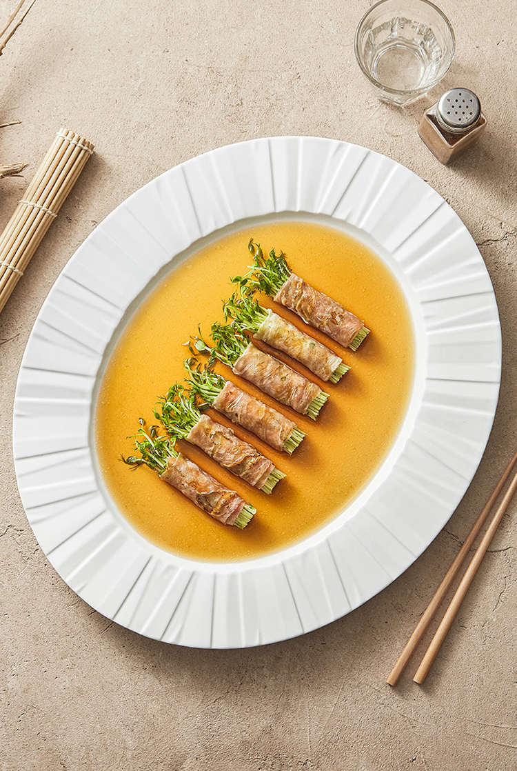 White oval ceramic dish for festive dining and gatherings