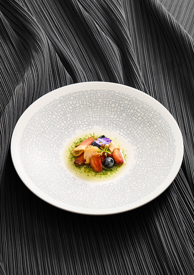 Zen-inspired tableware representing the quiet perfection of form by GOSEUNG.