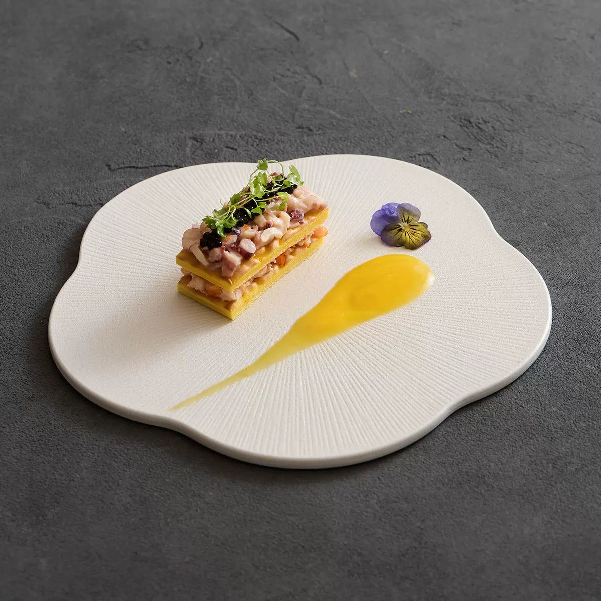 goseung quiet luxury scalloped dinner plate for Michelin style plating