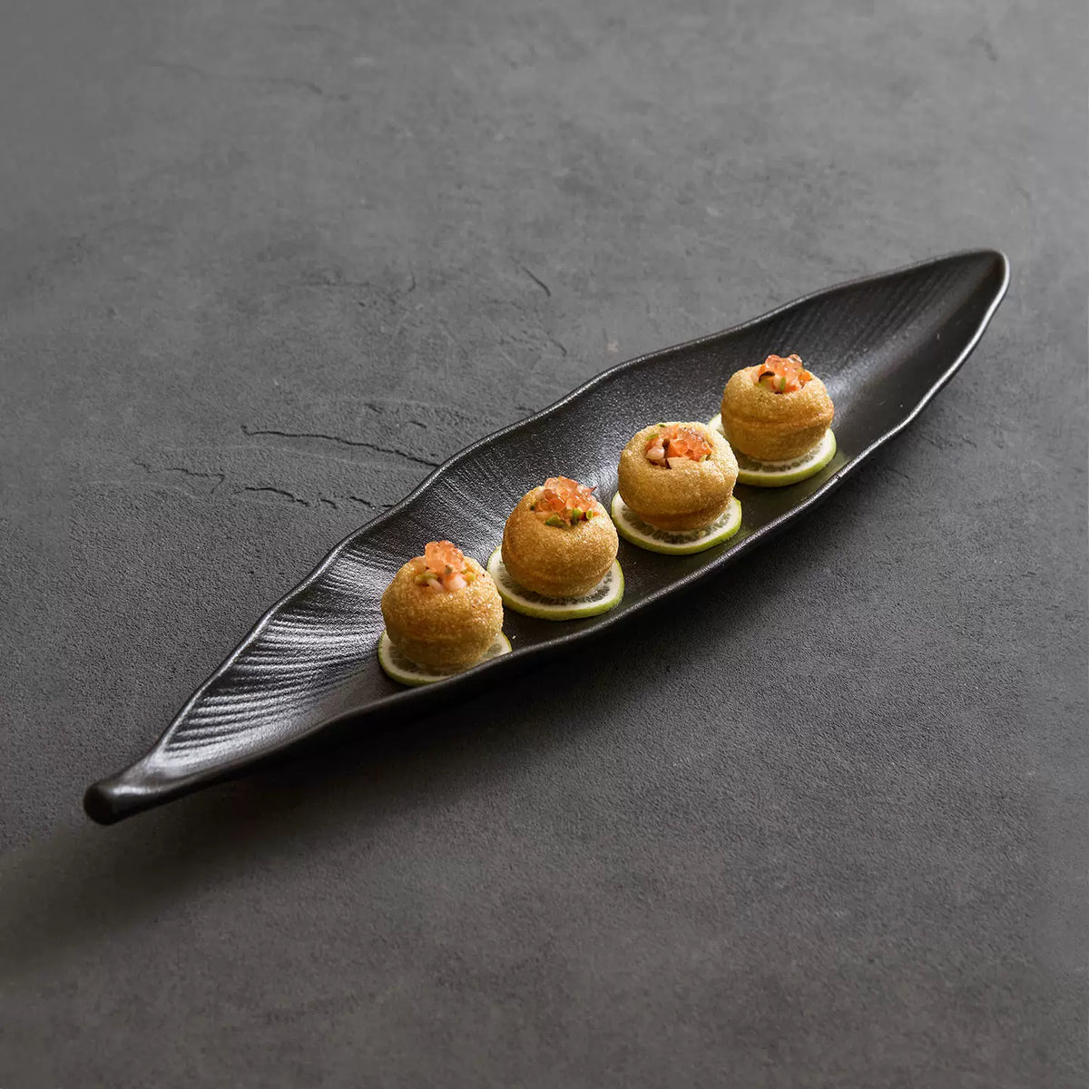 goseung tableware collection leaf contour long serving dish